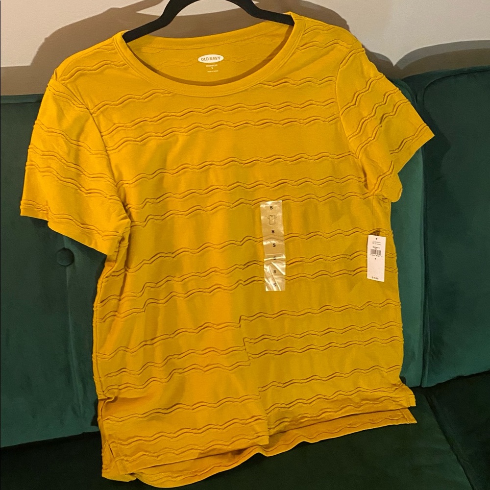 Old Navy Basic Textured Tee size Small NEW